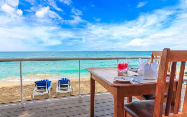 Travellers Beach Resort
