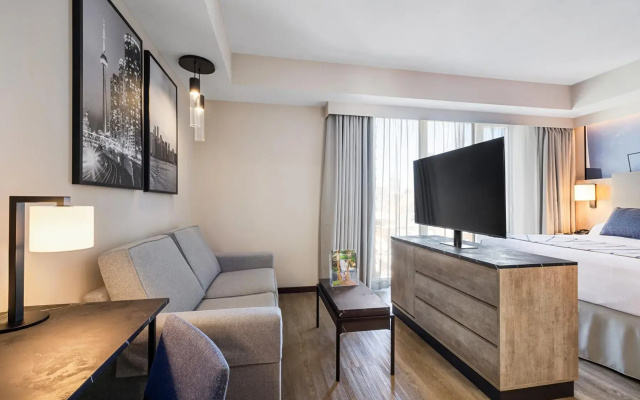 Hotel Riu Plaza Toronto