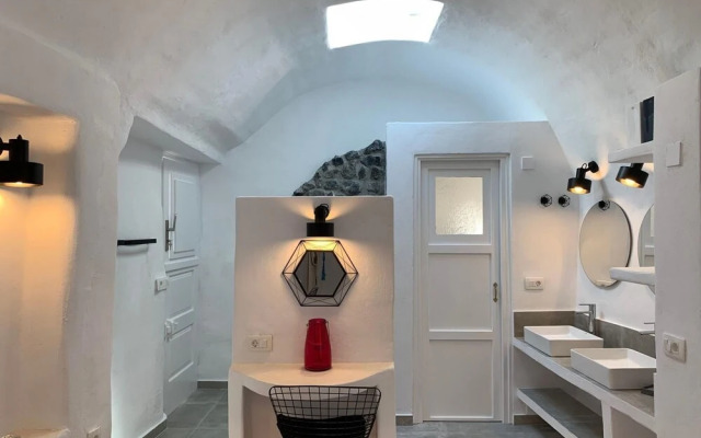 Timedrops Santorini Kallisti Villa Courtyard Suite