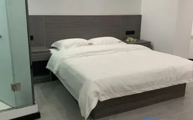 Shell Hotel (Anqing Taihu Huating Lake)