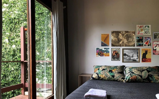 Casa Yellow Búzios Hostel