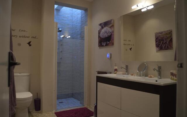 Com a Casa Teva ( Adults Only )