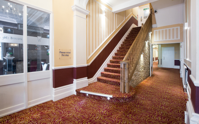 Muthu Westcliff Hotel (Near London Southend Airport)