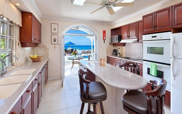 Sunny Vacation Villa 90