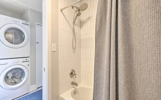 Updated Fayetteville Home < 2 Miles to Uark!