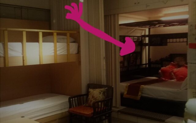 Jiji Art Backpackers Hostel