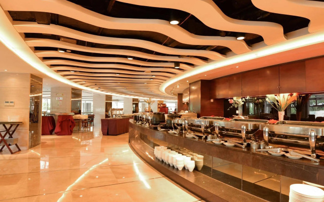 Regal Jinfeng Hotel