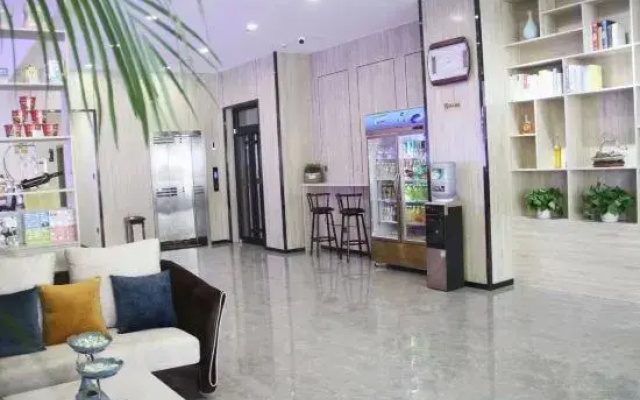 Yijia 365 Chain Hotel (Zhengding Meishan Mall Ancient City Branch)