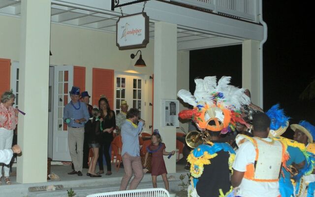 The Sandpiper Inn & Cottages
