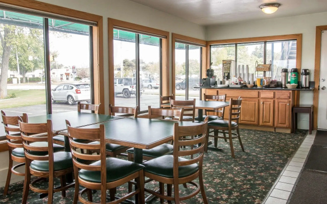 Rodeway Inn Grand Haven