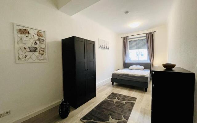 Newly Furnished Beautiful Apartment In The Center With Smart TV