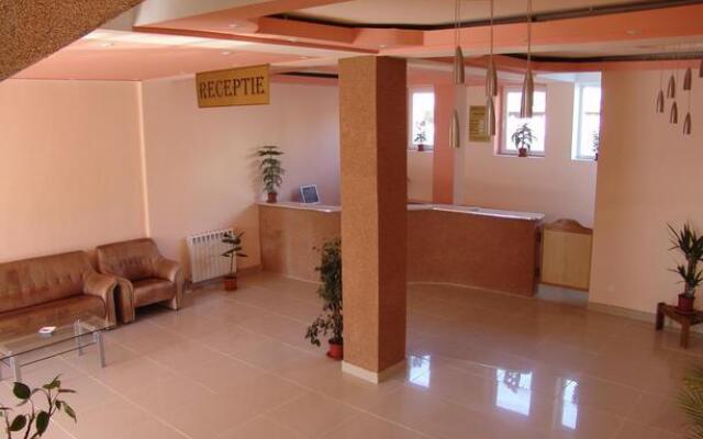 Class Hotel