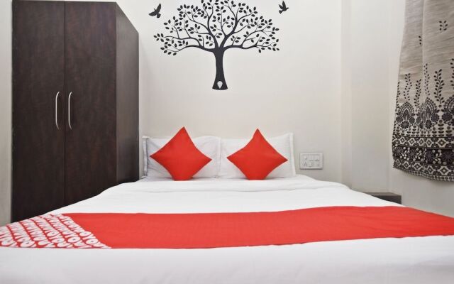 Spot On 29030 Hotel Royal Front