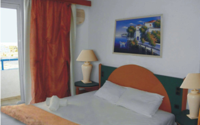 Summer Breeze Hotel