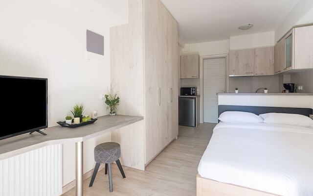Modern Athens Studio by Cloudkeys
