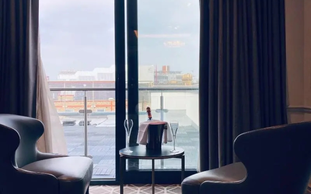 Seven Hotel