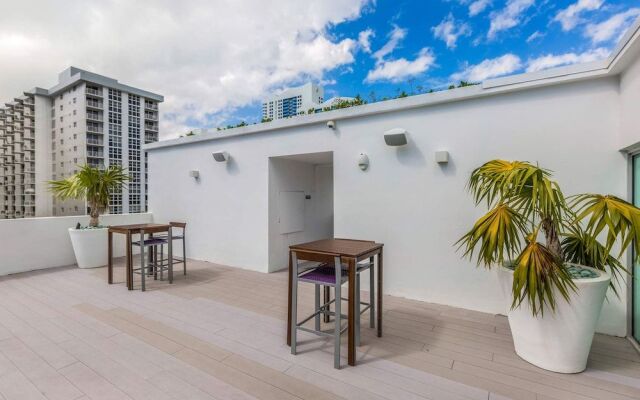 Private Condos at 1215 West by LMC