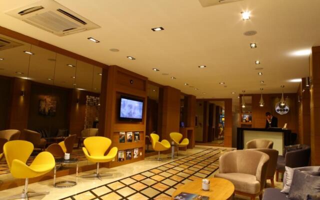 Ela Hotel