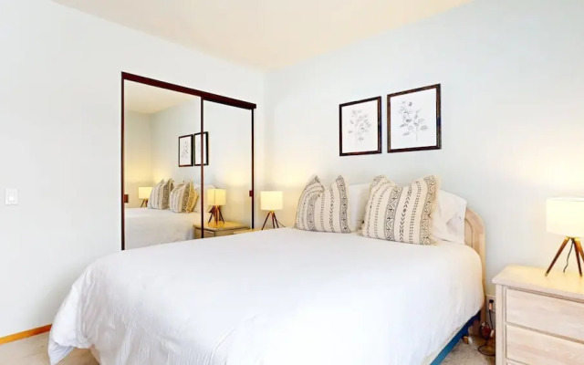 Snowcreek Iv #594 3 Bedroom Condo