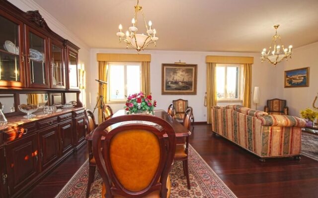 Old Town Apartment Sea View