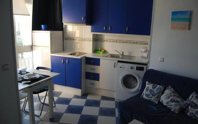 M3 904 Azul Mediterráneo bonito y confortable estudio