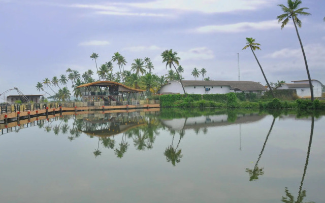 Aquatic Island by Poppys, Cochin