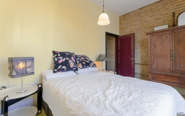 3 Bedroom House With Garden in London Fields