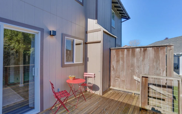 Airy Fortuna Apartment With Deck!