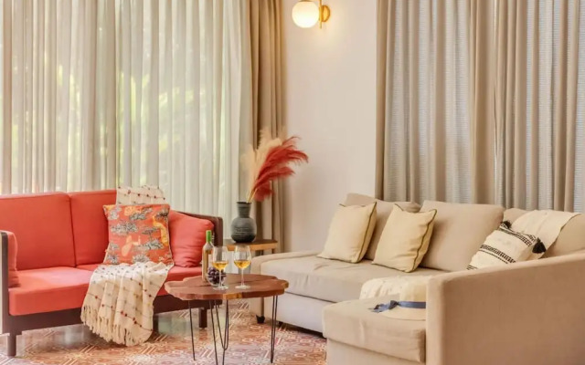 Stylish 2BR w Pool Near Candolim and Coco Beach