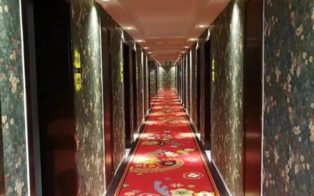 Blue Magpie Holiday Hotel