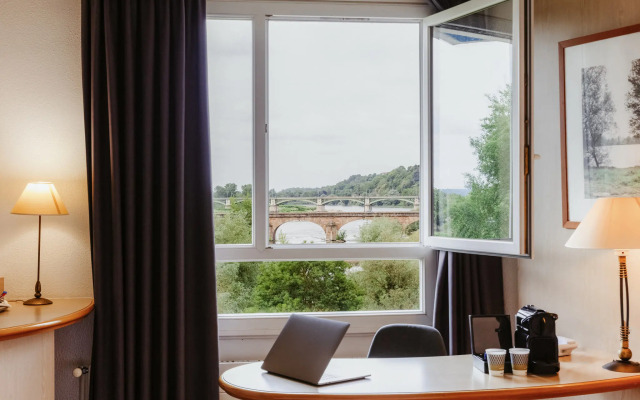 Mercure Nevers Pont de Loire