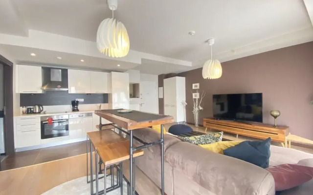 Chic Residence Flat With Central Location In Sisli