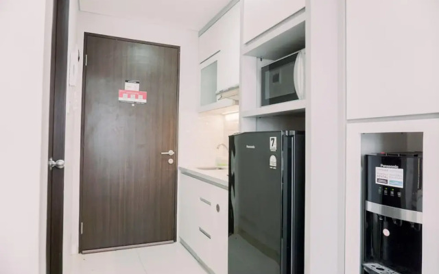 Restful And Well Furnished Studio Transpark Bintaro Apartment