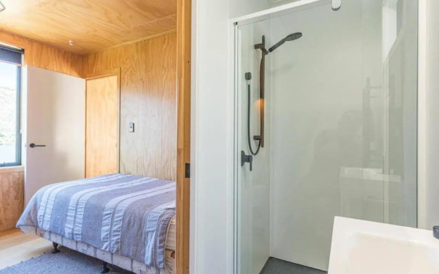 Picture Perfect - Queenstown Holiday Home