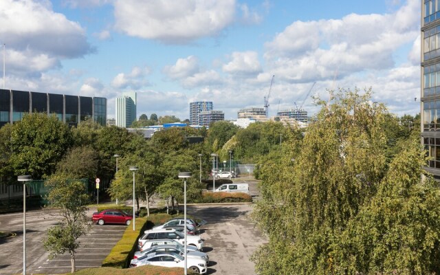 Hanger Lane Apartments (Peymans)