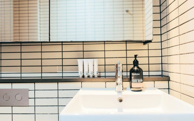 Convenient & Cozy 1BR next to Mall