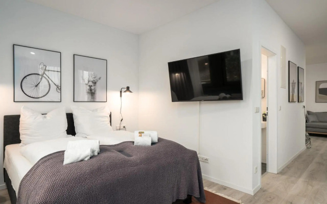 BRIGHT: Stylish & Central - Kitchen - Netflix