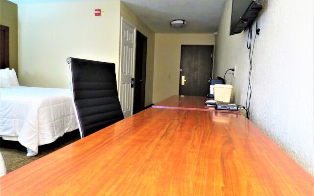 Baymont Inn & Suites Fairborn