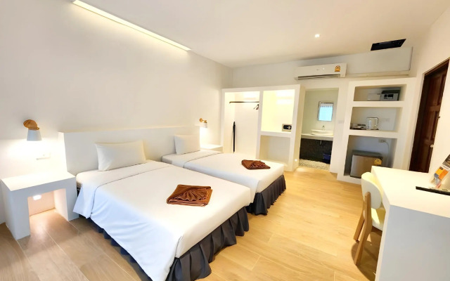 Twin Bay Resort