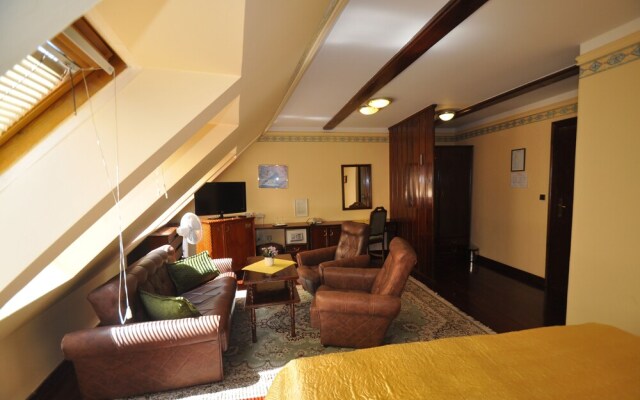 Barbakan Hotel