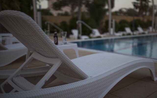 Desert Irus Hotel
