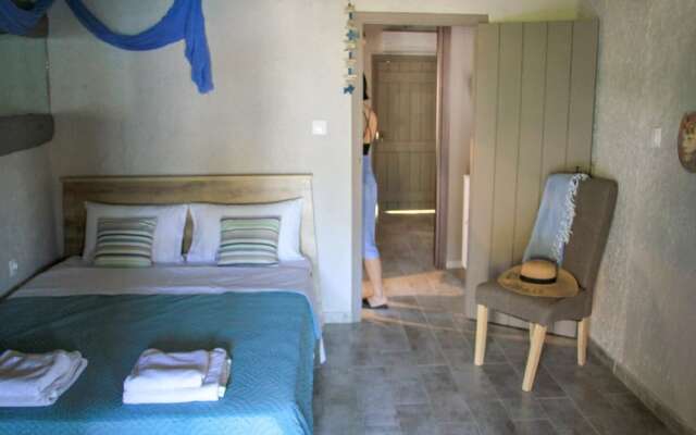Omega Mare Deluxe Apartments