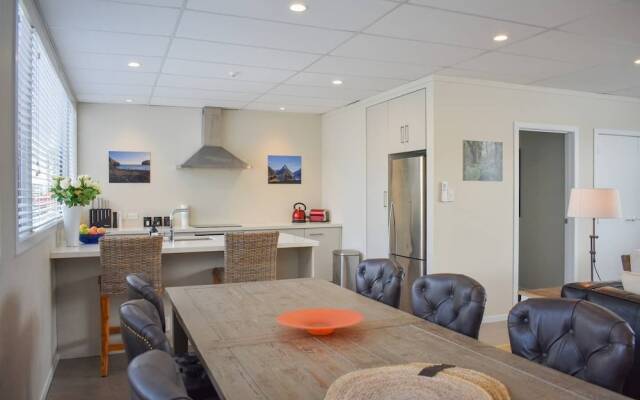 2 Bedroom Loft Style Apartment in Ponsonby