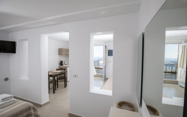 Santorini View Studios-Adults Only