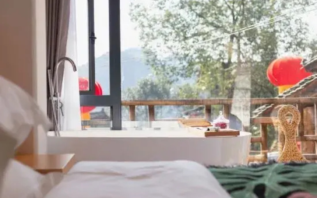 Furongzhen Sushe Homestay (Furongzhen Waterfall Branch)