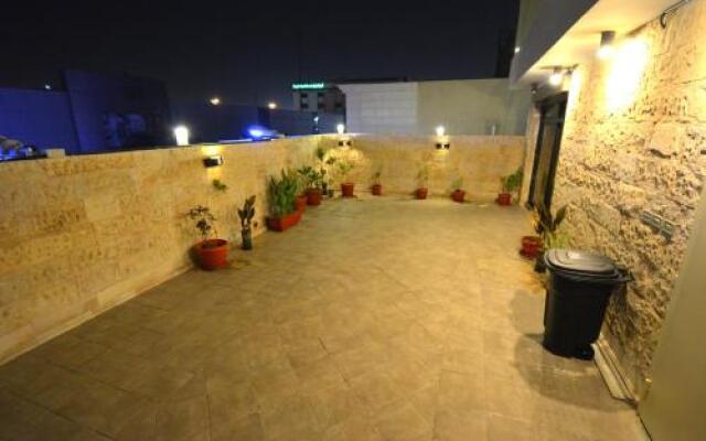 Holiday Palace Plaza