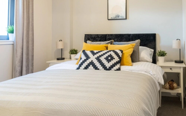 Luxury Riverview City Centre Apartment