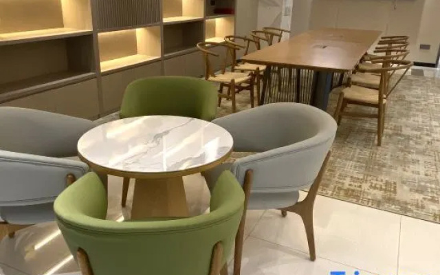 Starway Hotel (Wuhan Optics Valley baidu edifice)