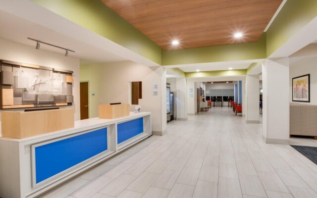 Holiday Inn Express Hotel & Suites Tampa-Fairgrounds-Casino by IHG