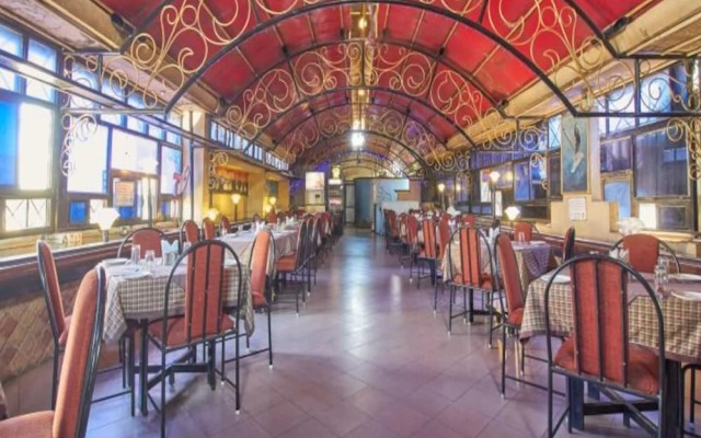 Hotel Adarsha Palace